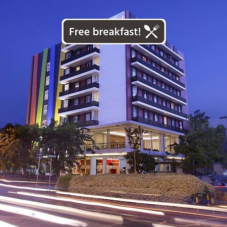 Amaris Hotel Embong Malang - סוראבאיה מראה חיצוני תמונה