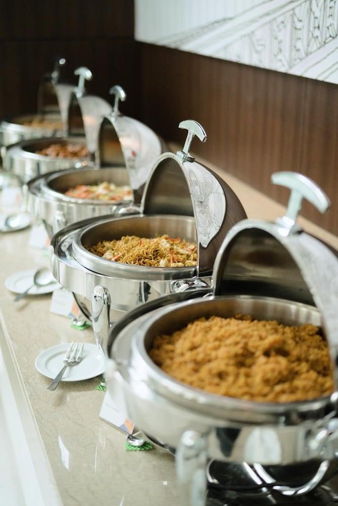 Amaris Hotel Embong Malang - סוראבאיה מראה חיצוני תמונה