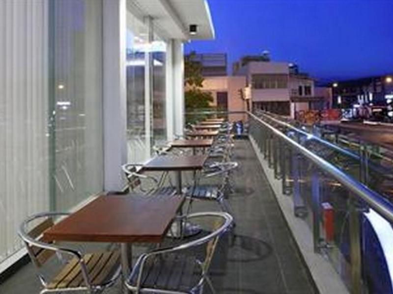 Amaris Hotel Embong Malang - סוראבאיה מראה חיצוני תמונה