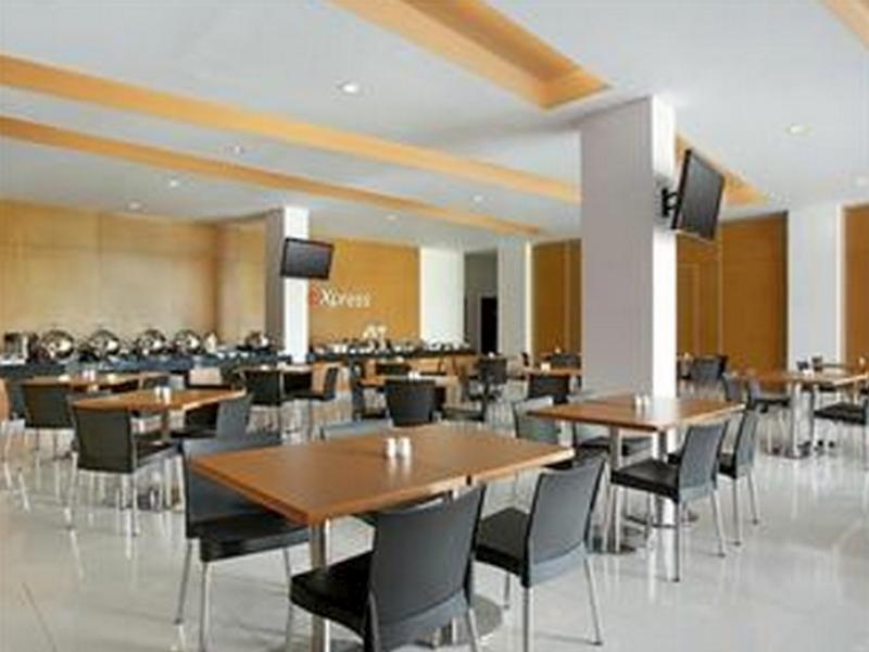 Amaris Hotel Embong Malang - סוראבאיה מראה חיצוני תמונה