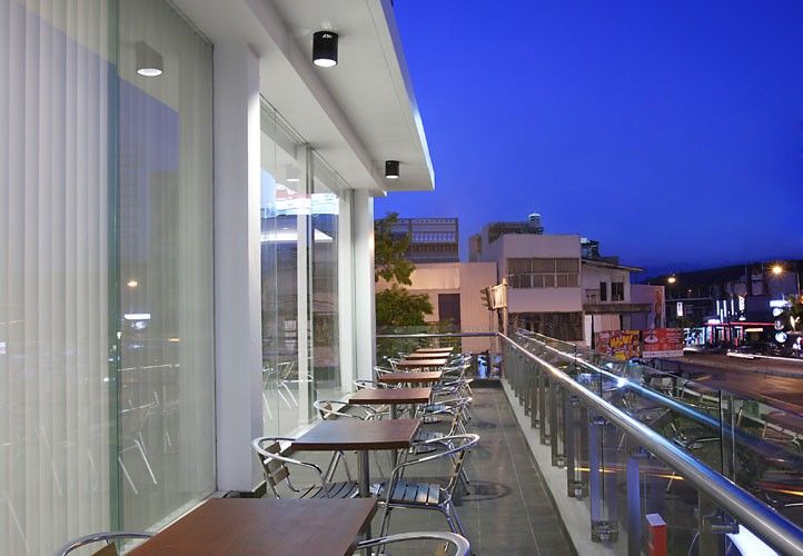 Amaris Hotel Embong Malang - סוראבאיה מראה חיצוני תמונה